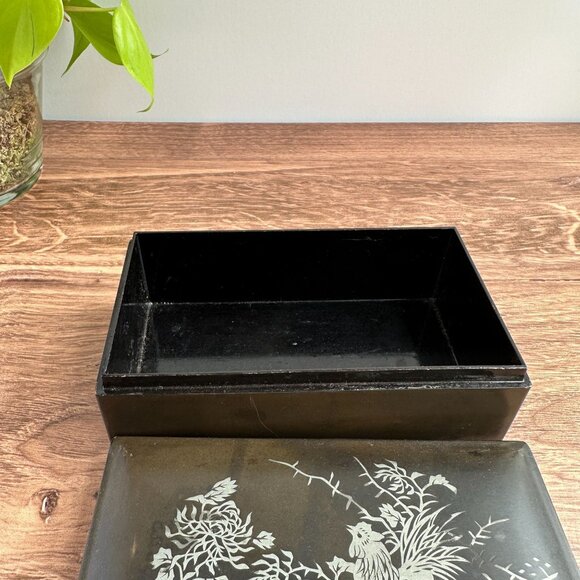 Vintage Chinese Lacquer Box, Men's Jewelry Storage - Picture 9 of 15
